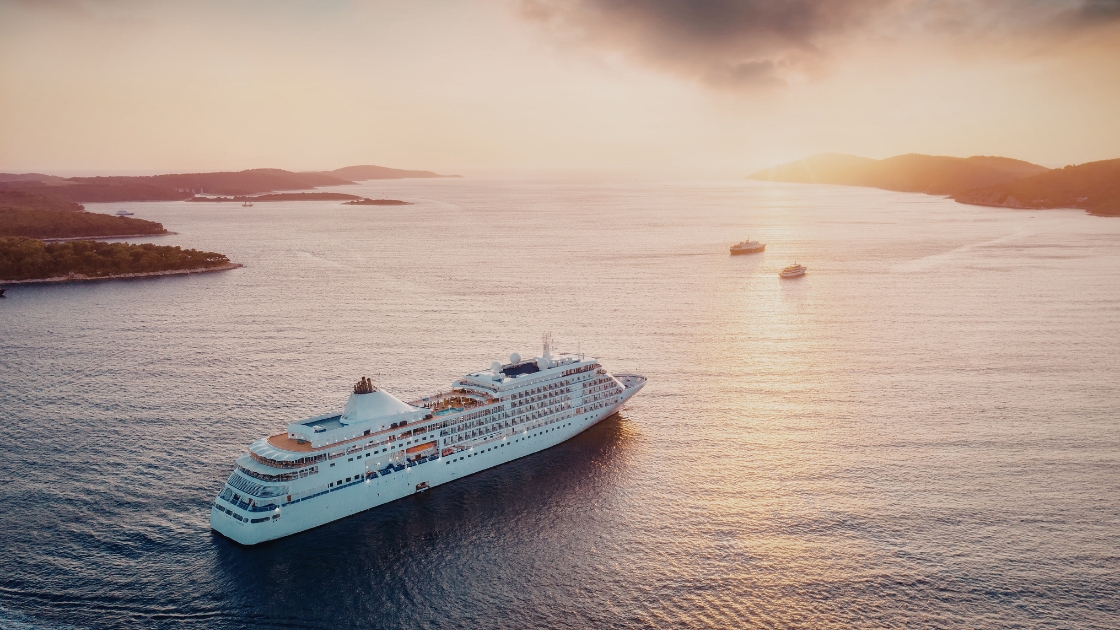 Rejs wycieczkowy w sezonie letnim i zimowym – co wybrać?